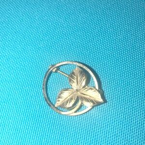 Vintage Wells Gold Filled Leaf Design Brooch